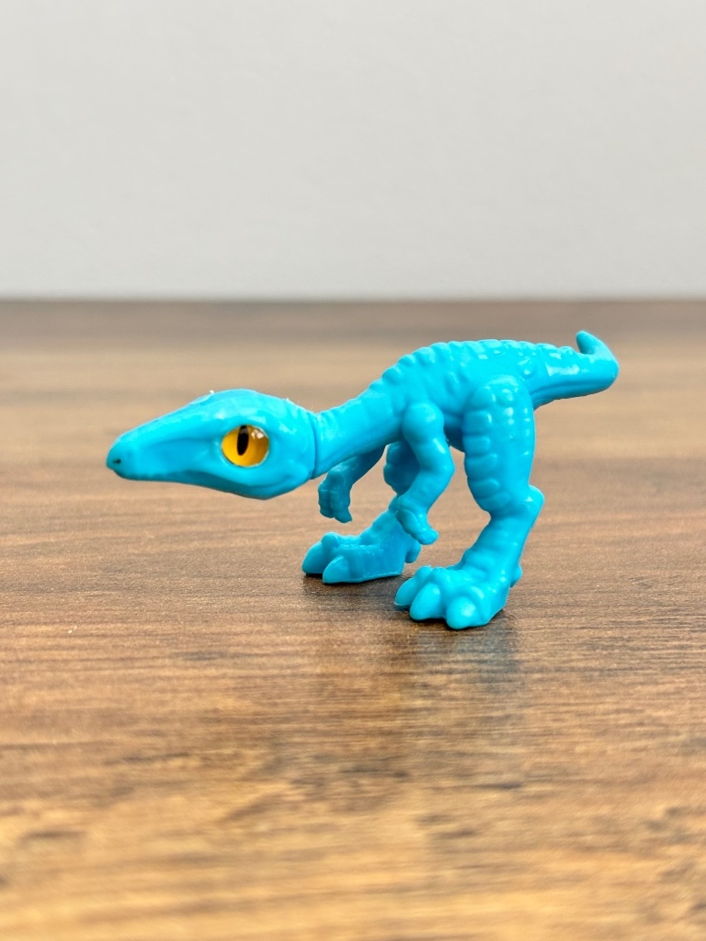 Jurassic World Velociraptor Blue Baby Raptor Dinosaur Figure Imaginext Toy